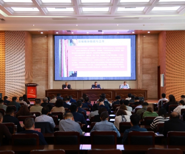 穩扎穩打，持續開拓奮進； 思路創新，力求優質發展